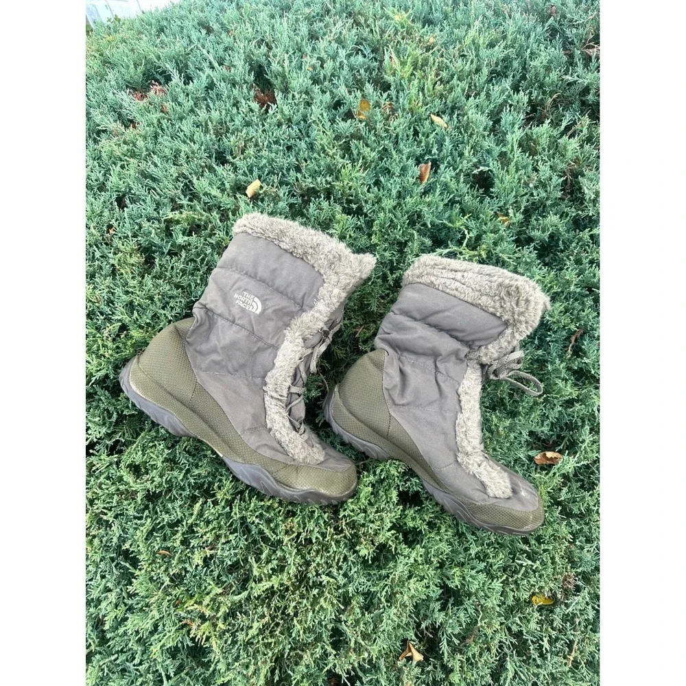 The North Face Nuptse Faux Fur IV‎ Goose Down Women's Snow Boots Size 11 Green